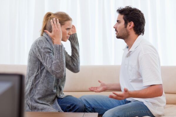 A Uae Woman Gets Her Fiance Jailed For Calling Her Idiot On Whatsapp. What'S Happening? 2 A UAE Woman Gets Her Fiance Jailed For Calling Her Idiot On WhatsApp. What's Happening? - RVCJ Media