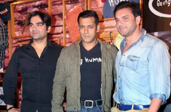 This Video Of Salman, Sohail And Arbaaz Khan Dancing At Christmas Bash Has Taken The Internet By Storm - RVCJ Media