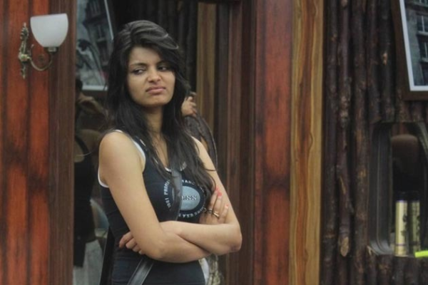 You Must Check Out Former Bigg Boss Contestant, Sonali Raut's Amazing Transformation - RVCJ Media