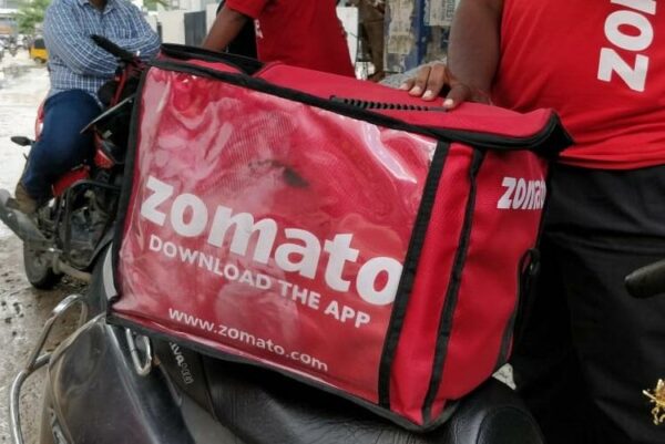 Zomato Issues A Statement After Delivery Boy Caught Eating Customer's Food. This Is What They Said - RVCJ Media