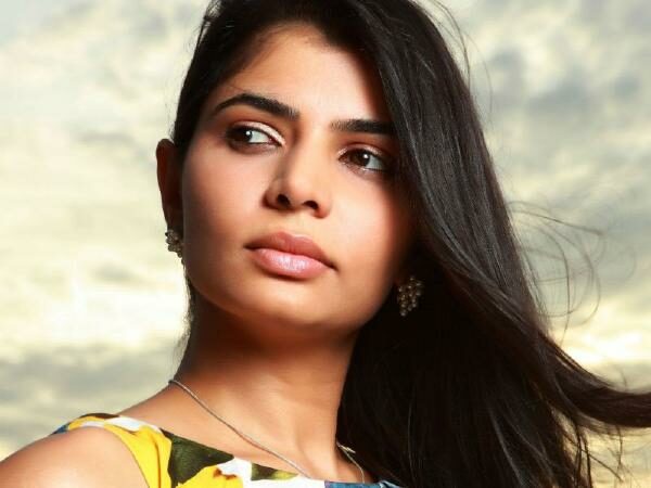 Fan Asked Singer Chinmayi Sripaada To Wear More Sarees, She Gave Him An Epic Reply - RVCJ Media