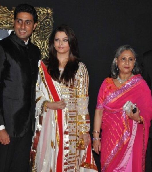 Abhishek Bachchan Tells Who Is More Scared Of Aishwarya Or His Mom Jaya Bachchan? Watch Video - RVCJ Media