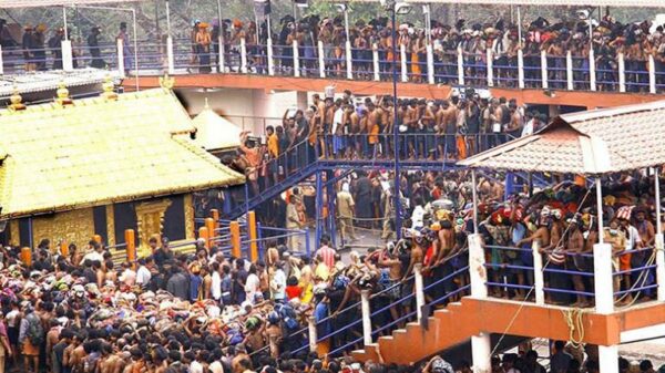 2 Women Under 50 Enter Sabarimala Temple, Netizens Are Divided On Their Opinions - RVCJ Media