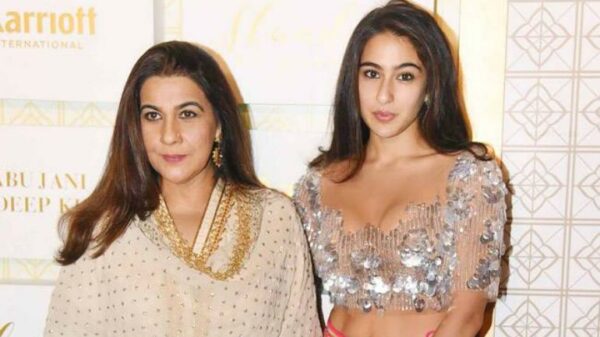 This Is What Amrita Singh Has Told Daughter Sara Ali Khan About Contacting Kartik Aaryan On Instagram - RVCJ Media