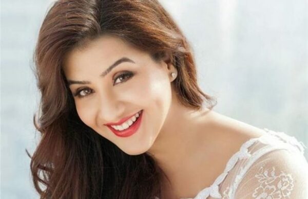 Shilpa Shinde Deleted Her Twitter Account And Even Blamed Fans For It. RVCJ Media