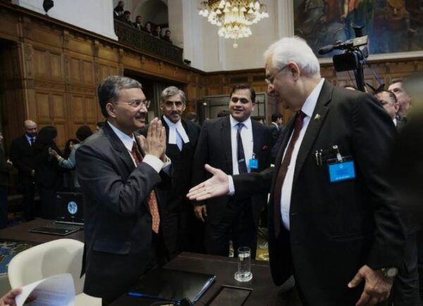 Indian Diplomats Refused To Shake Hands With Pakistani Officials, Netizens Are Proud Of Them - RVCJ Media