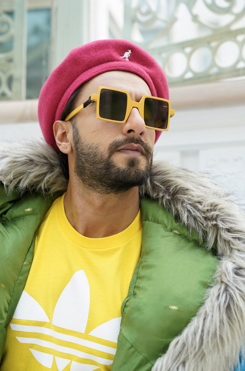 Ranveer Again Trolled For Wearing Weird Outfits. Fans Compared His Dresses  To Parrot & Blankets - RVCJ Media