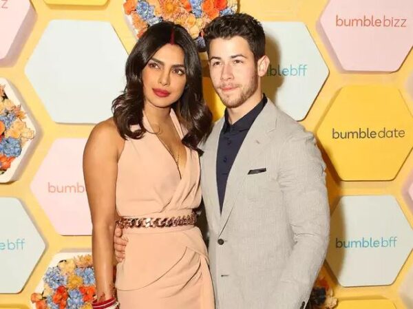 Priyanka Chopra Flaunts A B*a Thrown By Nick Jonas' Female Fan Towards Him. Video Is Too Much Fun - RVCJ Media