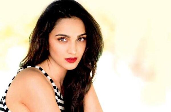 Kiara Advani All Set To Star Opposite The Khiladi Of Bollywood? Here Is Everything You Need To Know. RVCJ Media