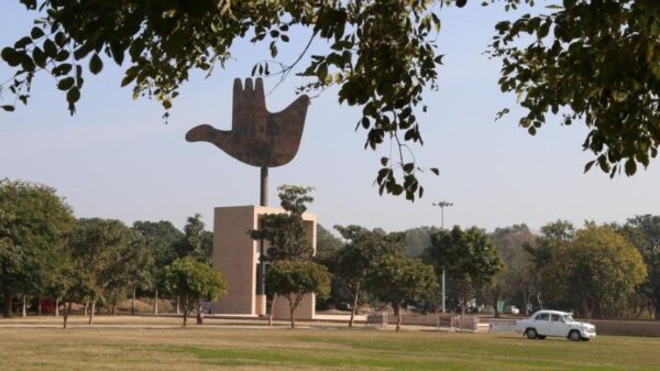Rs 10K Fine On Chandigarh People For Littering On Roads. Authorities Collect Heavy Money On Day 1 - RVCJ Media