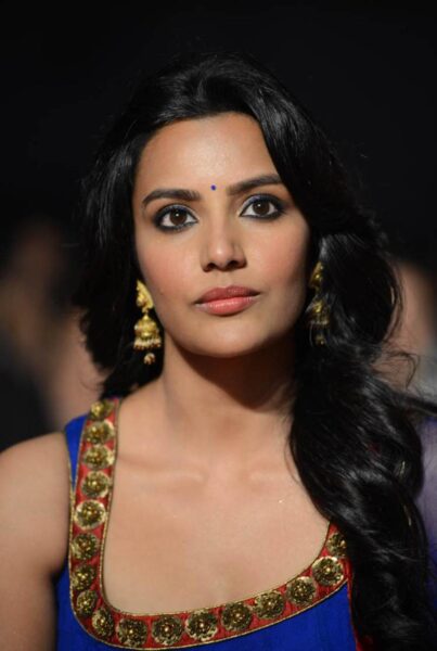English Vinglish Actress Priya Anand Gets Trolled In Social Media For Sridevi's Demise - RVCJ Media