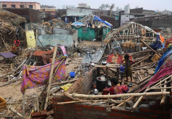Cyclone Fani: Khalsa Aid Enchants Everyone's Heart, For Serving Food To The Victims In Odisha - RVCJ Media