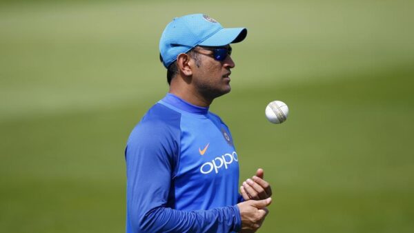 Revealed, MS Dhoni's amazing Punishment Idea to stop his Teammates from Being Late for meetings & practice - RVCJ Media