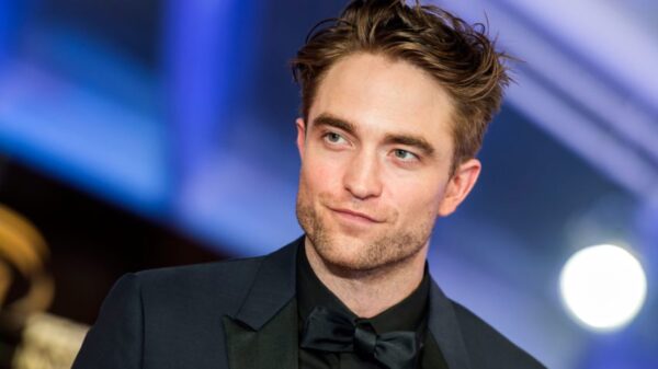 The New Batman 'Robert Pattinson' Freaks Out DC Fans - RVCJ Media