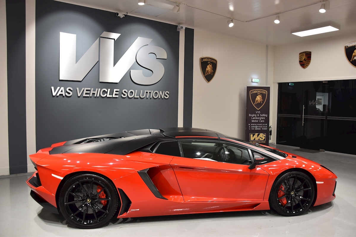 You Will Be Super Impressed With Ronaldo's Car Collections, Bugatti, Ferraris And What Not - RVCJ Media