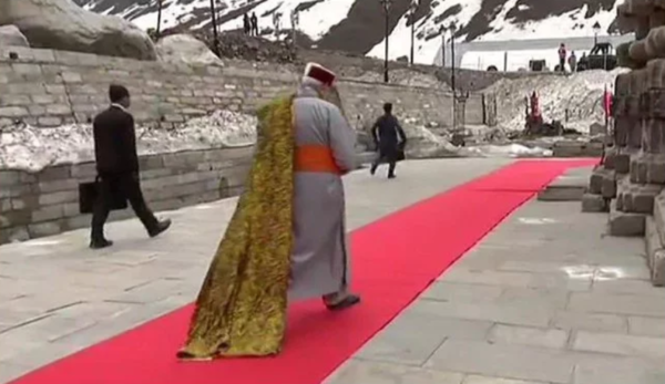 Here's Why Twinkle Khanna Takes A Dig At PM Narendra Modi's Kedarnath Visit - RVCJ Media