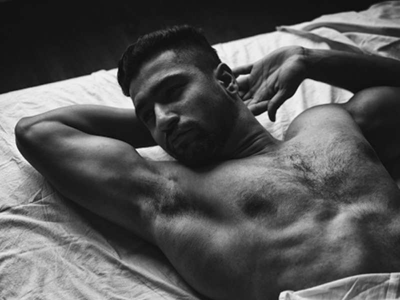 8 Super Hot Pictures of Vicky Kaushal To Get You Through This Week - RVCJ Media