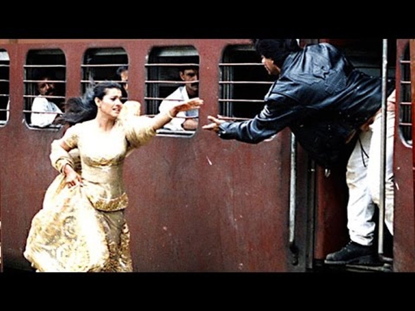 Rajkummar Rao & Patralekhaa's Remake Of DDLJ's Last Scene Will Make You Cry With Laughter RVCJ Media