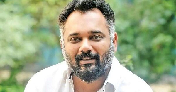 Angry Fans Trended #NotMyDeepika After Deepika Met MeToo Accused Luv Ranjan For A Movie - RVCJ Media