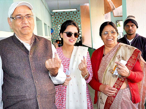MS Dhoni's Parents About His Retirement: India Can’t Handle The ‘Big Property’ Anymore - RVCJ Media
