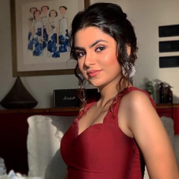 This 18-Year-Old Starlet Is The Future Of Bollywood, See Pics RVCJ Media
