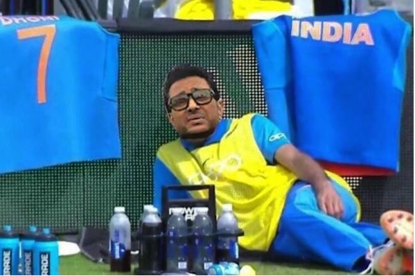 Michael Vaughan Again Trolls Sanjay Manjrekar, Asks To Unblock Him On Twitter With A Funny Meme - RVCJ Media