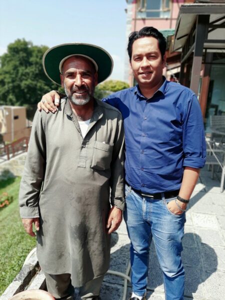 Akshay Kumar’s Look-Alike Found In Kashmir, Twitter Is Surprised Over His Similarity With The Actor - RVCJ Media