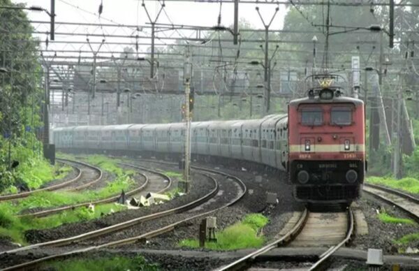 This BTech MTech Graduate From IIT Bombay Is Working In The Railways As A Trackman - RVCJ Media