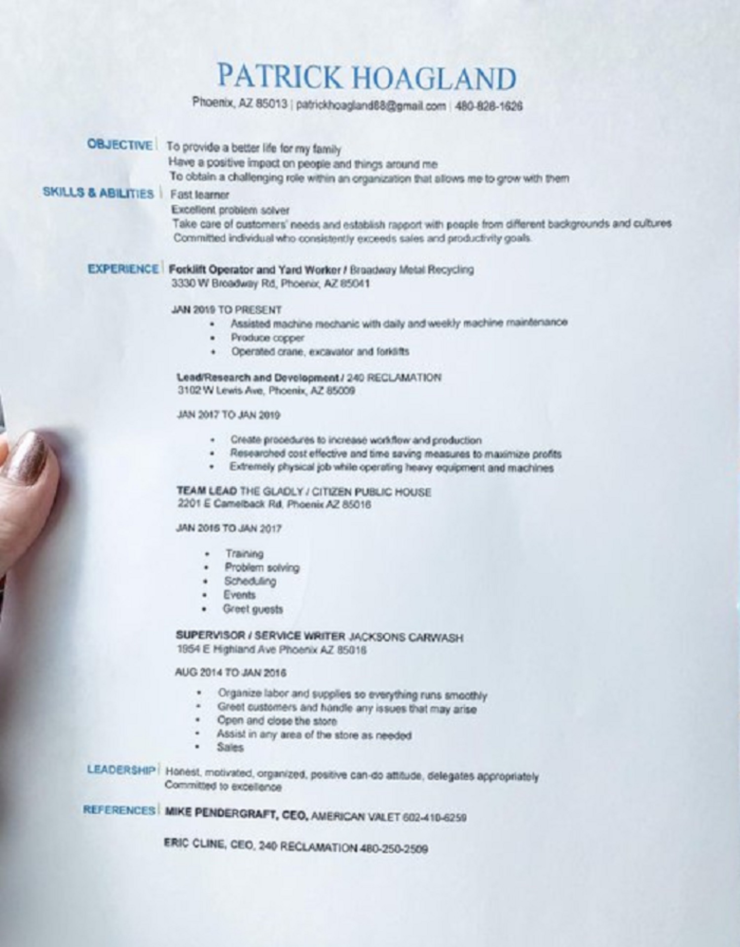 Jobless Man Hands Out His Resume To Strangers, Here's What Happened Next - RVCJ Media