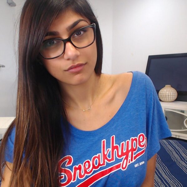Mia Khalifa Said She Earned Just $12000 In Her Career As An Adult Actress. Twitter Can’t Believe It - RVCJ Media
