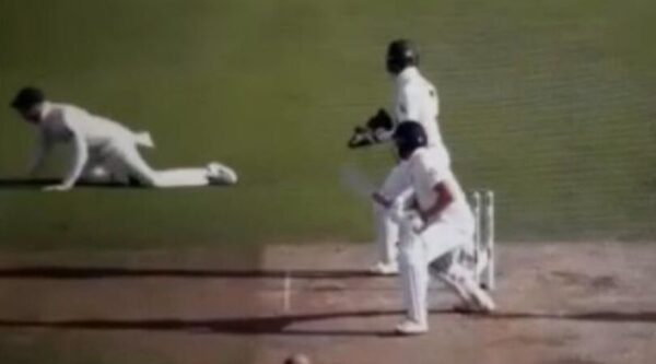 After Fake Run-Out Attempt, Jonny Bairstow Fools Steve Smith Again, This Time Using His Bat - RVCJ Media