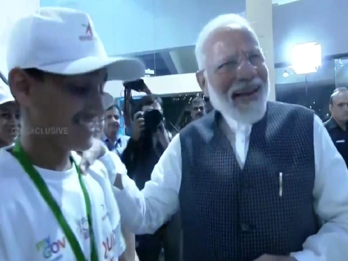 A Student Asks PM Modi For Tip To Become A President, Modi Asks, "Why Not PM?" RVCJ Media