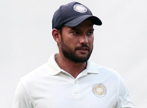 Sheldon Jackson Slams A Fan Who Made Insulting Tweet About KL Rahul & Kohli’s Wife Anushka Sharma - RVCJ Media