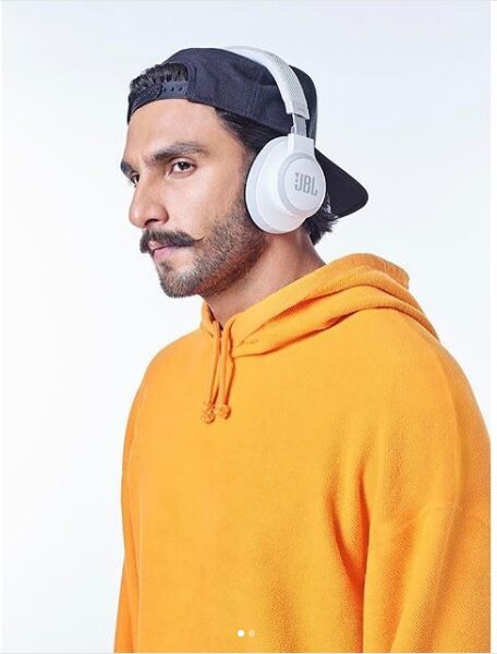 Deepika Commented Like A Typical Indian Wife &Amp; Asked Ranveer “Paise Bachao” In Latest Post 15 Deepika Commented Like A Typical Indian Wife & Asked Ranveer “Paise Bachao” In Latest Post RVCJ Media