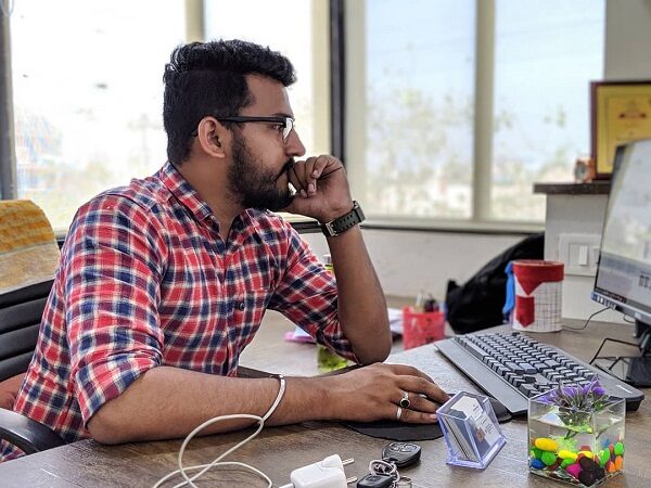 Meet 21-Yr Young Techie & BCA Student Who Will Train Mumbai Police In Solving Cyber Cases Soon - RVCJ Media