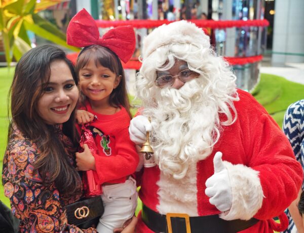 Phoenix Marketcity, Mumbai Is A Photo Lovers’ Paradise – We Couldn’t Agree More! Must visit mall during Christmas! - RVCJ Media