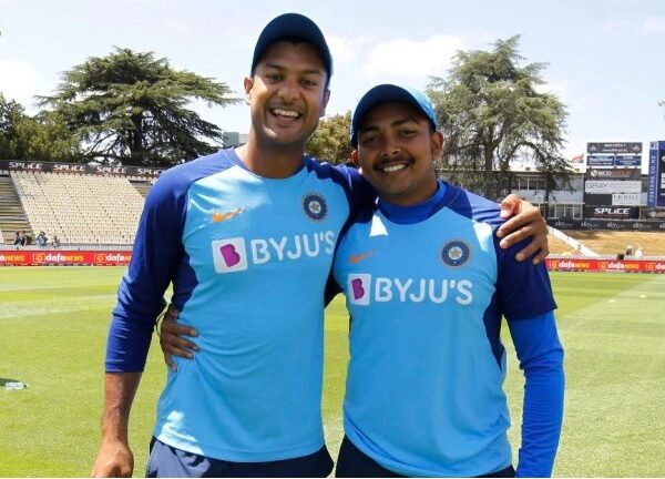 Chahal Gives ODI Caps To Prithvi Shaw & Mayank Agarwal In A Funny Manner. See The Video - RVCJ Media