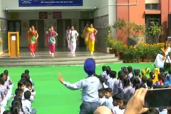 Impressed Anand Mahindra Tweeted Video Of The Sikh Kid’s Bhangra During Melania Trump’s Visit - RVCJ Media