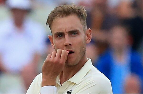 Stuart Broad Trolls Joe Root By Offering Him Hand After The Skipper Banned Handshake For The Team RVCJ Media