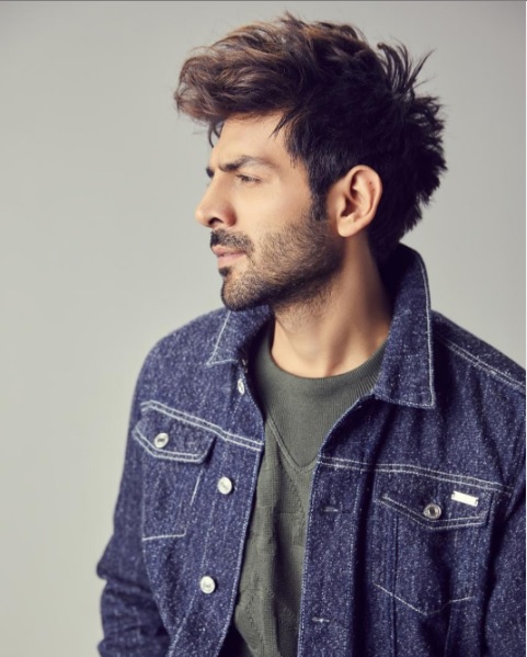Kartik Aaryan Gave A Kickass Response To Fan Who Offered To Pay Him Rs 1 Lakh To Reply - RVCJ Media