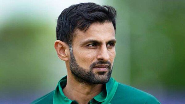 Shoaib Malik Pulls Imad Wasim’s Leg With A Funny Tweet After The Latter Posted His Squats Video - RVCJ Media