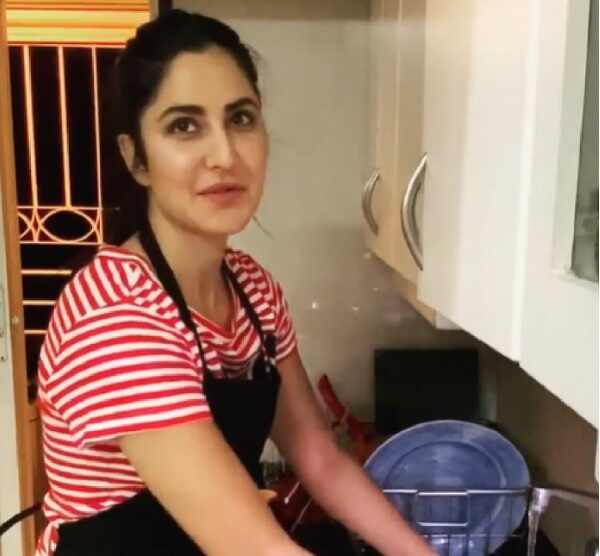 Arjun Kapoor Reacts To Katrina’s Dish Washing Video With A Hilarious Comment RVCJ Media