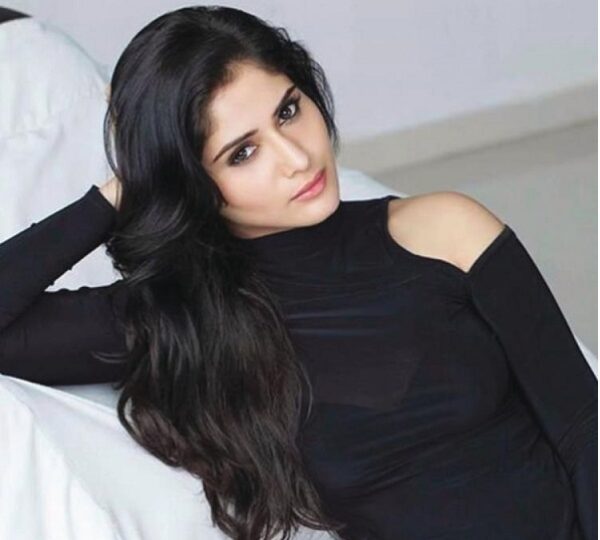 Bigg Boss 13 Fame Arti Singh Lost 5 Kgs During Quarantine, Shared Her ‘Before’ & ‘After’ Pic - RVCJ Media