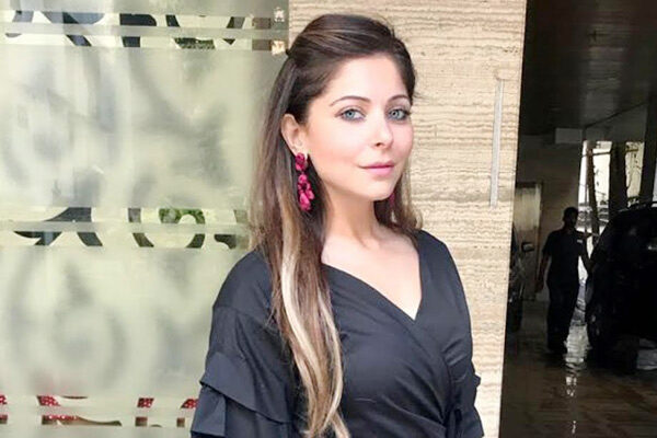 Kanika Kapoor’s Family Reacts To Claims Of The Singer Throwing Starry Tantrums - RVCJ Media