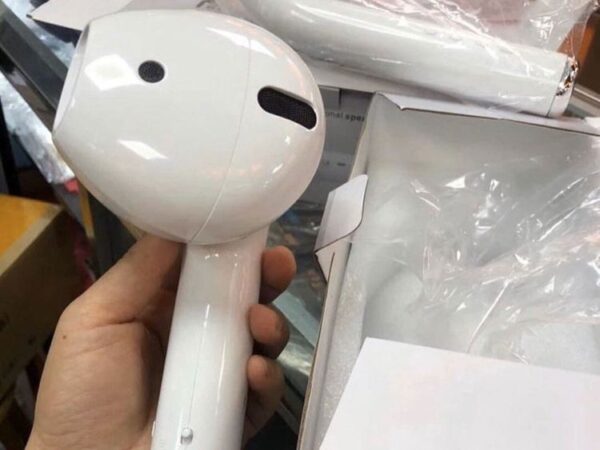 Dubai Shopper Got Fake Apple AirPods Of Huge Size Bigger Than Her Head From Amazon - RVCJ Media