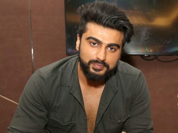 Arjun Kapoor Shows How Cricketers Play In Lockdown & Asks Virat Kohli If He Relates To It - RVCJ Media