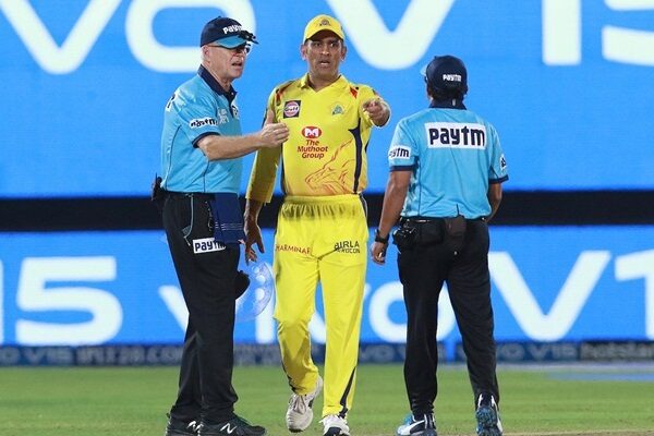 Mitchell Santner Discloses Why Dhoni Had An Argument With The Umpires In CSKvsRR In IPL 2019 RVCJ Media
