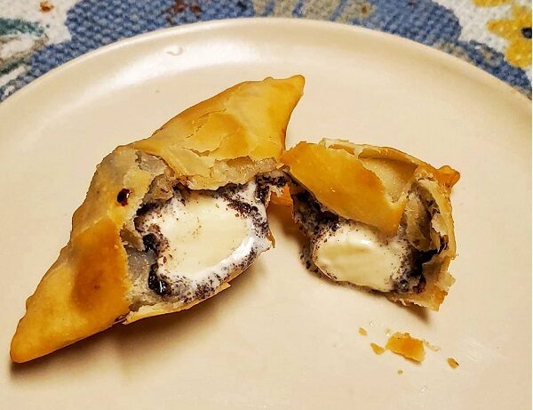 Man Makes Samosa Stuffed With Oreo Ice Cream, Twitter Wants Him Banned From Kitchen - RVCJ Media