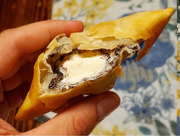 Man Makes Samosa Stuffed With Oreo Ice Cream, Twitter Wants Him Banned From Kitchen - RVCJ Media