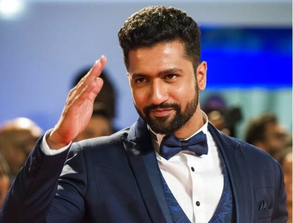 Vicky Kaushal Calls Himself ‘Husband Material’ After A Fan Shouts ‘Love You Vicky’. See The Video - RVCJ Media